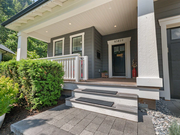 43419 Old Orchard Lane, Cultus Lake, BC, V2R 0Z4 - 2