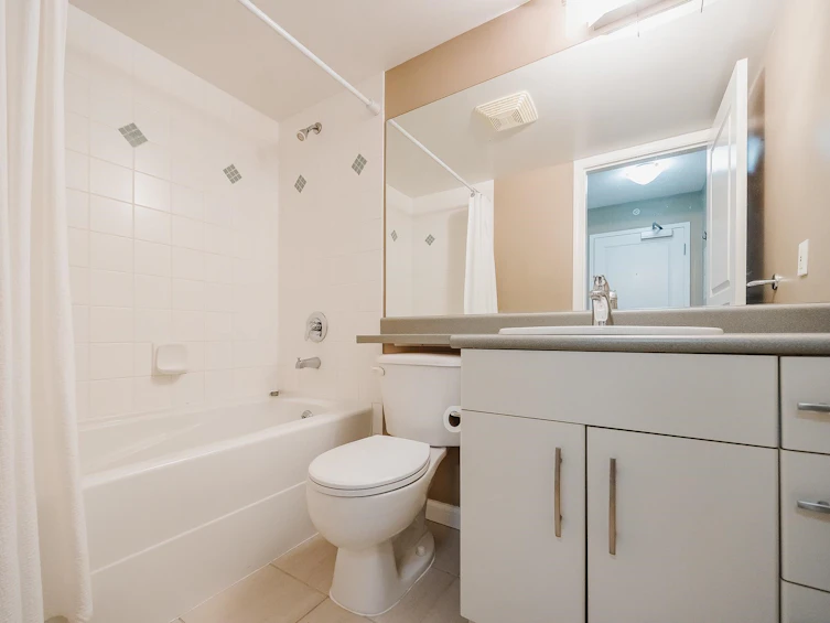 202-9288 University Crescent, Burnaby, BC, V5A 4X7 - 13