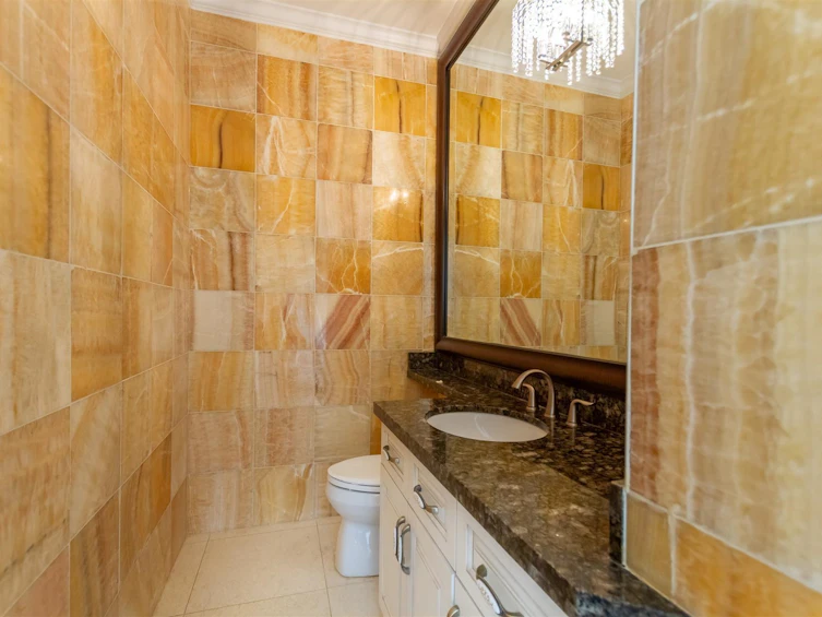 1369 W 55th Avenue, Vancouver, BC, V6P 1R3 - 5