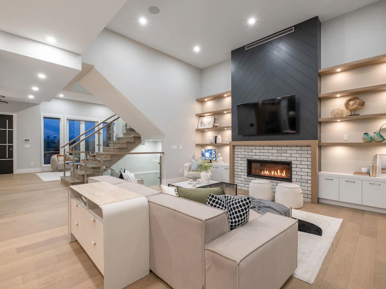 7739 Lee Street, Burnaby, BC, V3N 4B9 - 7
