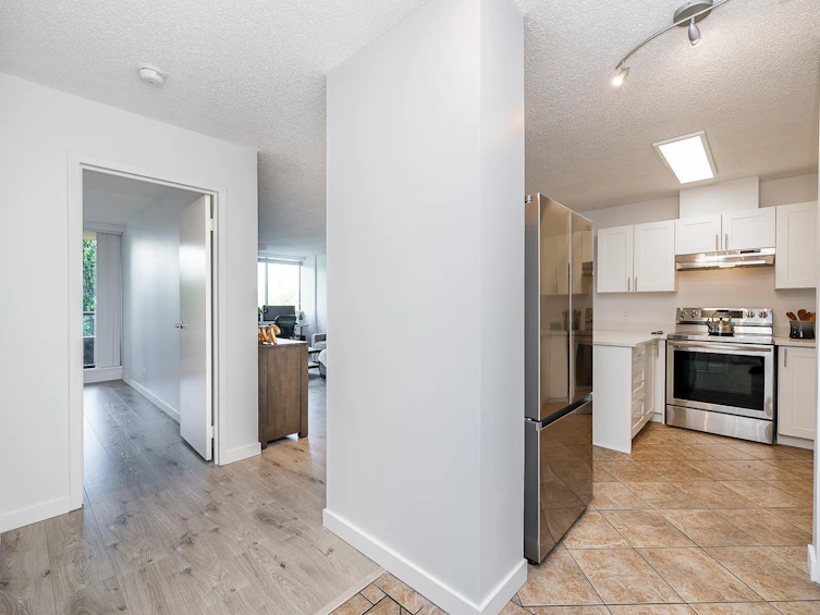 605-3970 Carrigan Court, Burnaby, BC, V3N 4S5 - 3