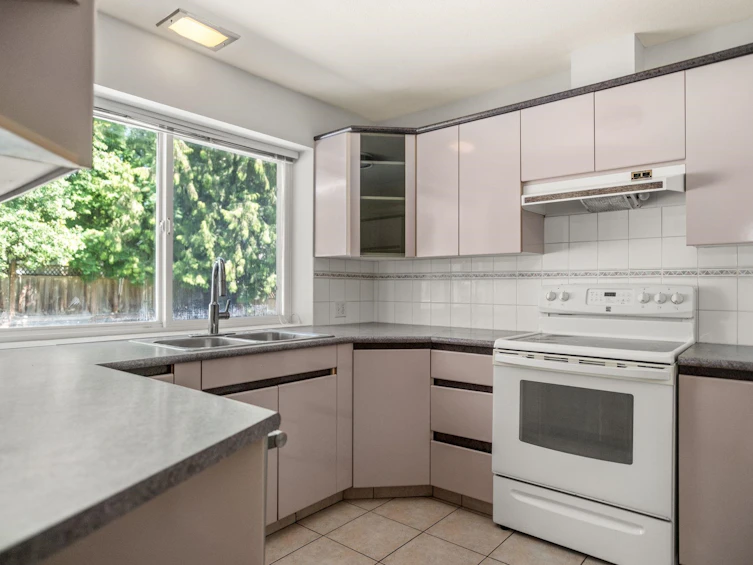 8860 112 Street, Delta, BC, V4C 4X4 - 9
