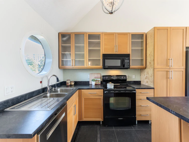304-7377 Salisbury Avenue, Burnaby, BC, V5E 4B2 - 9