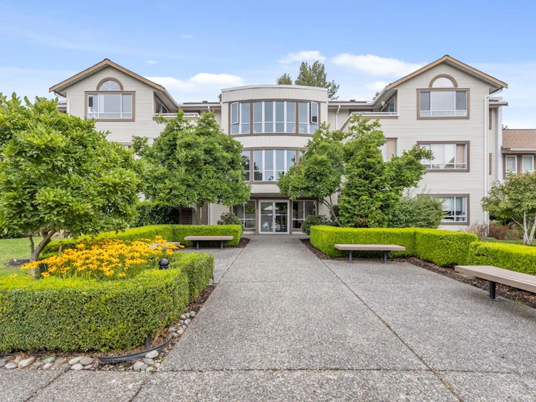 314-15991 Thrift Avenue, Surrey, BC, V4B 2M9 - 2