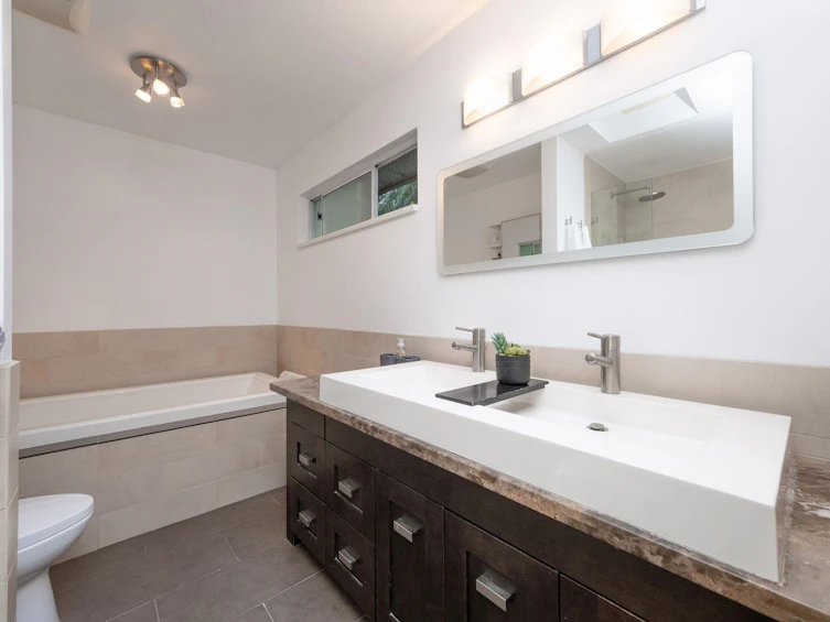 1663 Cascade Court, North Vancouver, BC, V7G 2G1 - 21