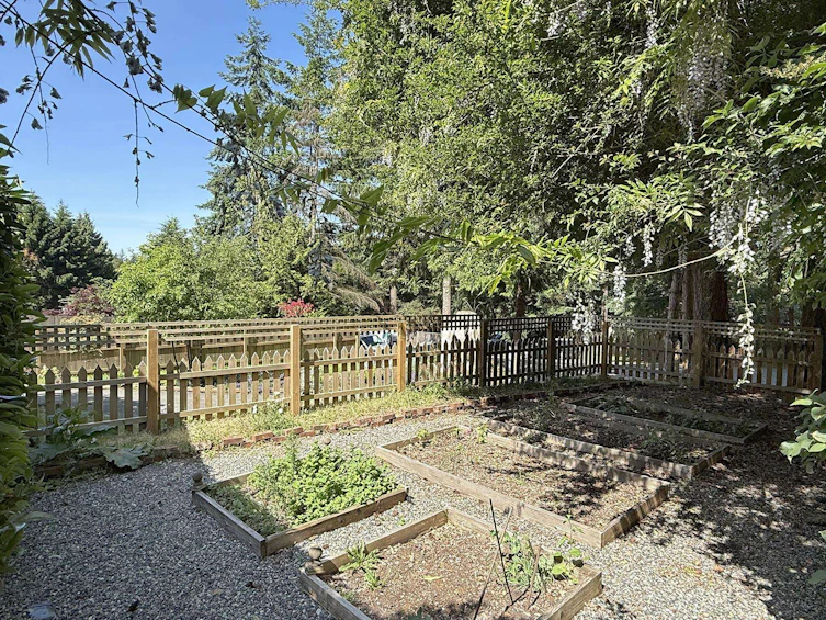 1565 Whitesails Drive, Bowen Island, BC, V0N 1G2 - 13