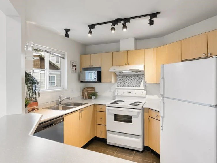 312-10188 155 Street, Surrey, BC, V3R 0R6 - 12