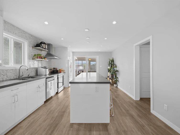 3160 E 6th Avenue, Vancouver, BC, V5M 1S5 - 10