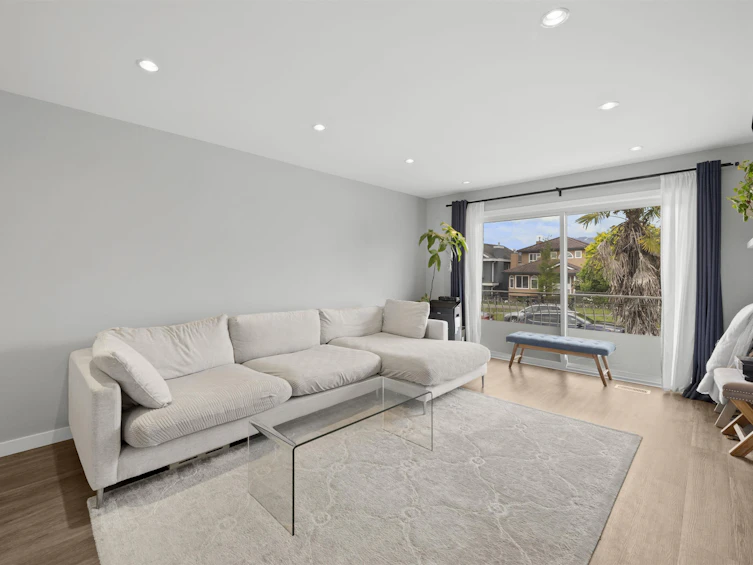 3160 E 6th Avenue, Vancouver, BC, V5M 1S5 - 3