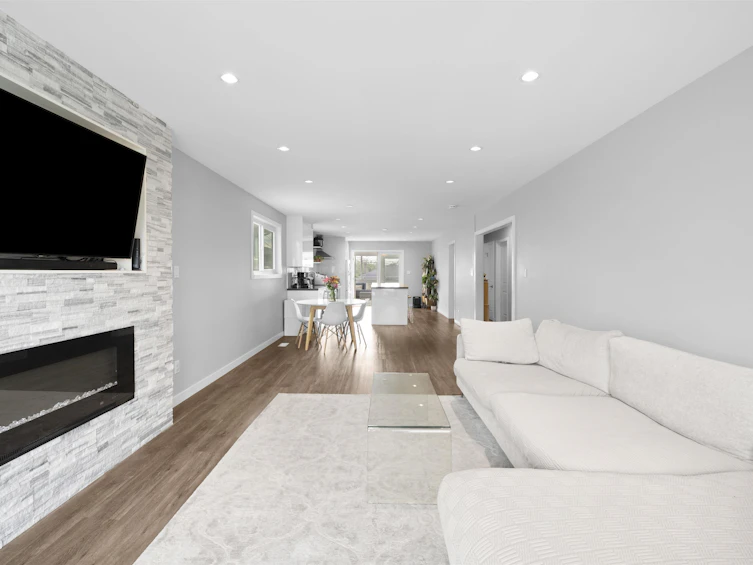 3160 E 6th Avenue, Vancouver, BC, V5M 1S5 - 4