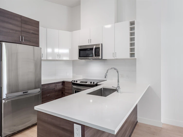 410-13919 Fraser Highway, Surrey, BC, V3T 4E6 - 5