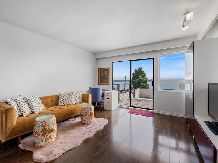15135 Columbia Avenue, Surrey, BC, V4B 1J2 - 10