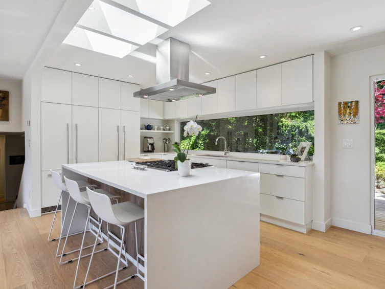 5766 Cranley Drive, West Vancouver, BC, V7W 1S8 - 13