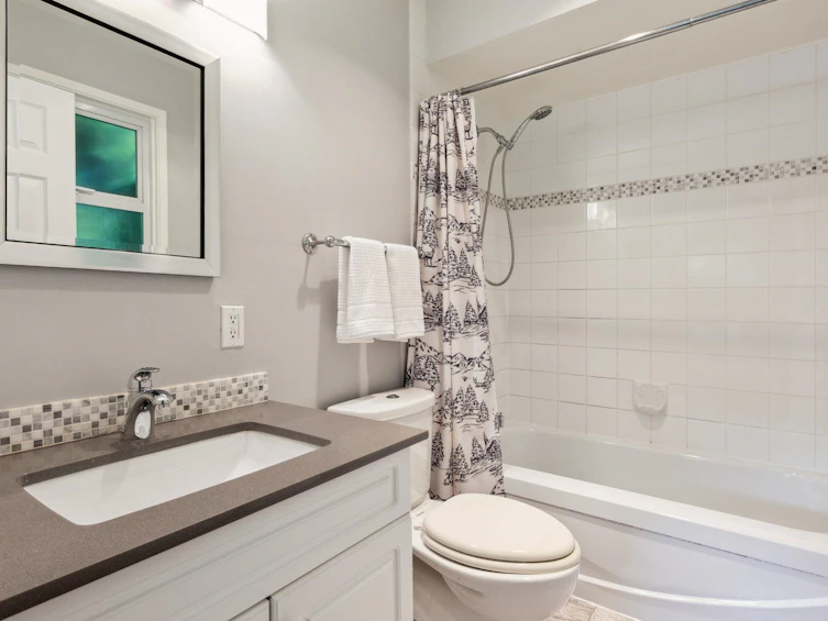 5766 Cranley Drive, West Vancouver, BC, V7W 1S8 - 20