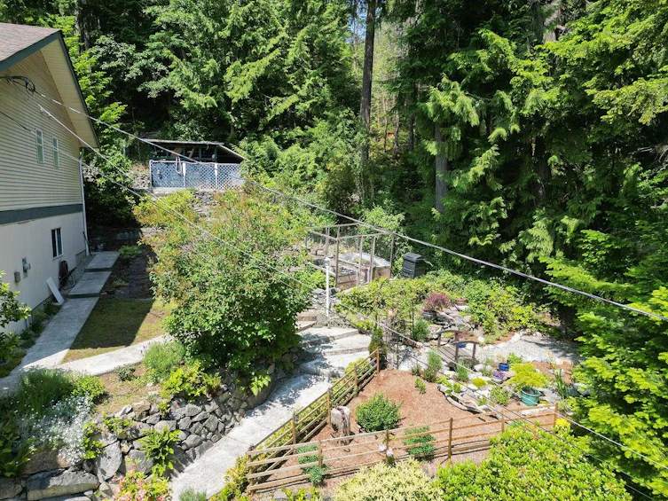 5549 Sans Souci Road, Halfmoon Bay, BC, V7Z 1B6 - 6