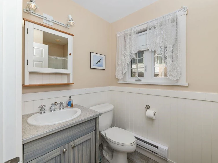 2729 Lower Road, Roberts Creek, BC, V0N 2W4 - 24