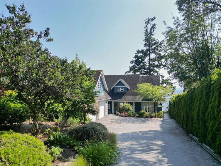 2729 Lower Road, Roberts Creek, BC, V0N 2W4