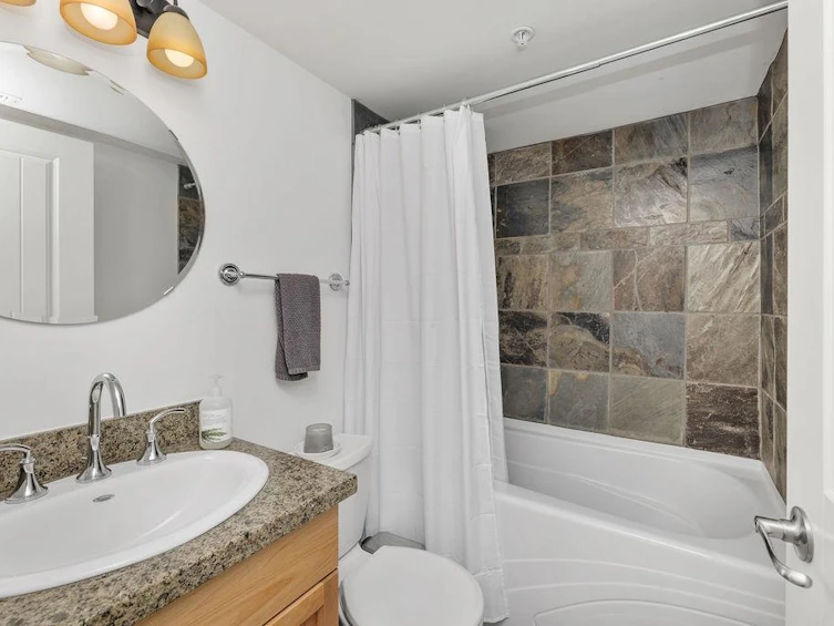 3-728 Gibsons Way, Gibsons, BC, V0N 1V9 - 30