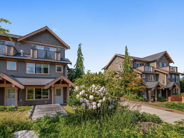 3-728 Gibsons Way, Gibsons, BC, V0N 1V9