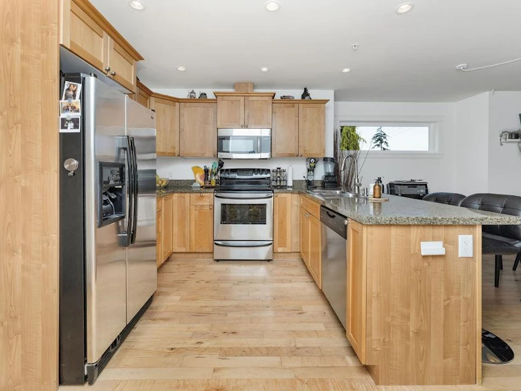 3-728 Gibsons Way, Gibsons, BC, V0N 1V9 - 4