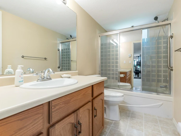 13-33123 George Ferguson Way, Abbotsford, BC, V2S 2L6 - 33