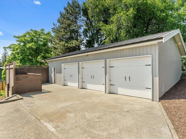 2185 Moss Court, Abbotsford, BC, V2S 4Y5 - 2