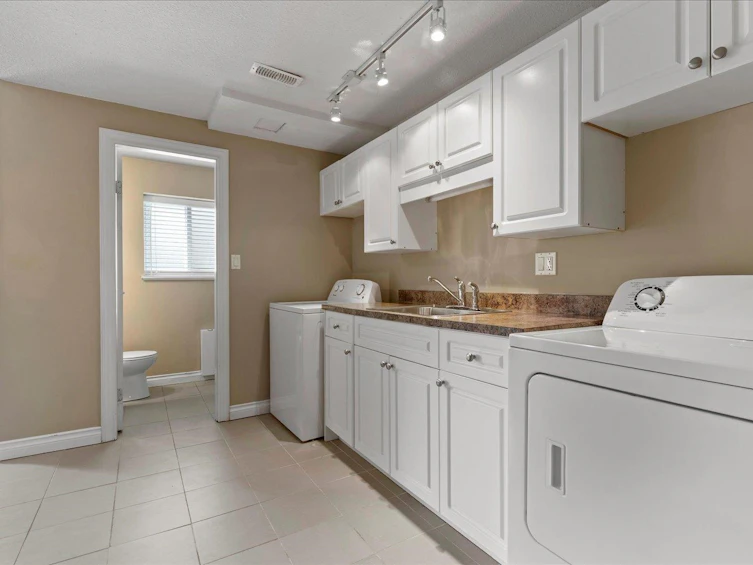 2185 Moss Court, Abbotsford, BC, V2S 4Y5 - 20