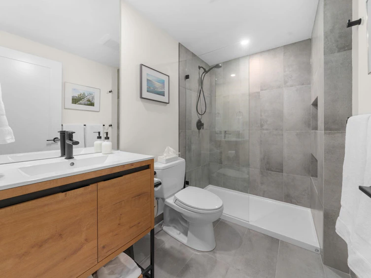 204-3151 Woodbine Drive, North Vancouver, BC, V7R 2S4 - 25