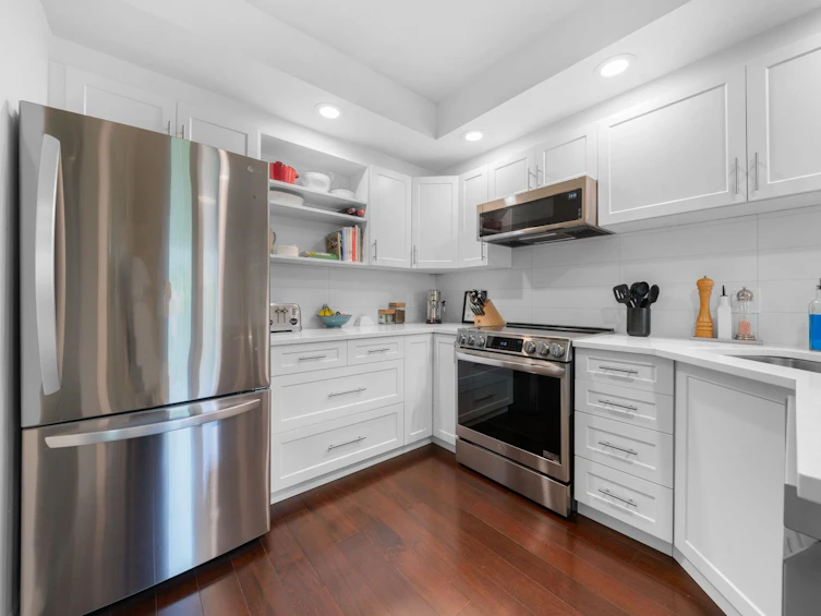 204-3151 Woodbine Drive, North Vancouver, BC, V7R 2S4 - 12