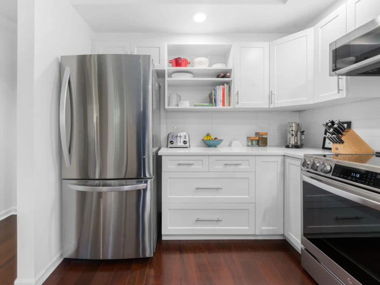 204-3151 Woodbine Drive, North Vancouver, BC, V7R 2S4 - 13