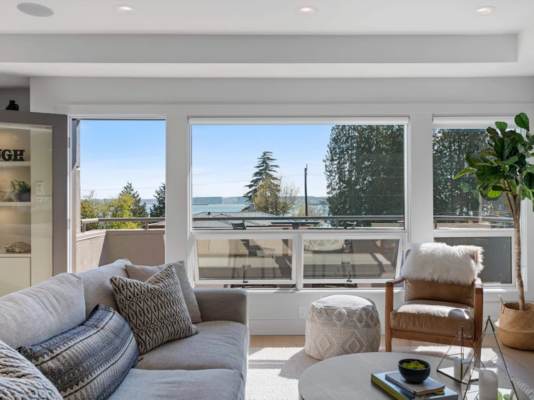 2526 Marine Drive, West Vancouver, BC, V7V 1L4 - 2
