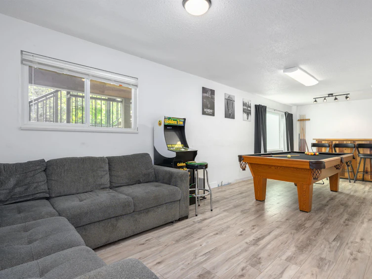 27171 Ferguson Avenue, Maple Ridge, BC, V2W 1R9 - 27