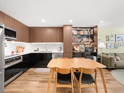 214-215 Mowat Street - 2