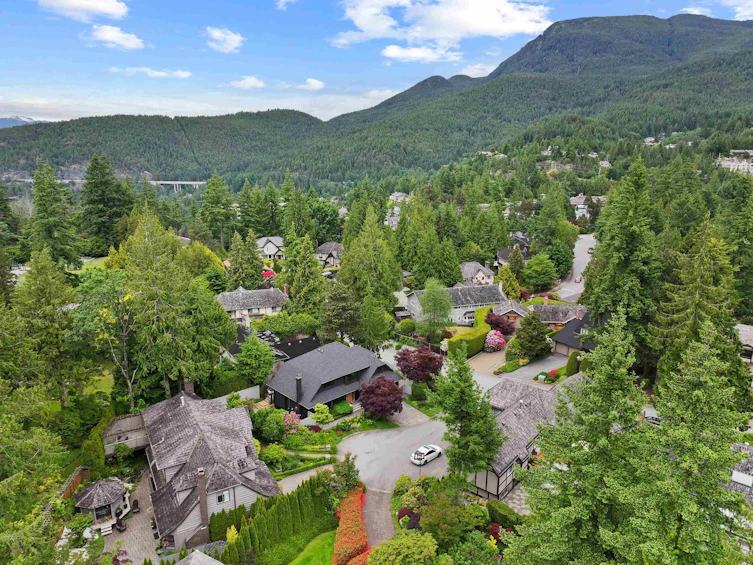 5185 Alderfeild Place, West Vancouver, BC, V7W 2W7 - 5