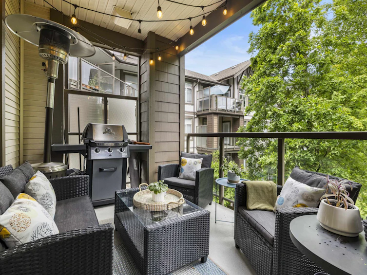 312-15322 101 Avenue, Surrey, BC, V3R 4G9 - 4