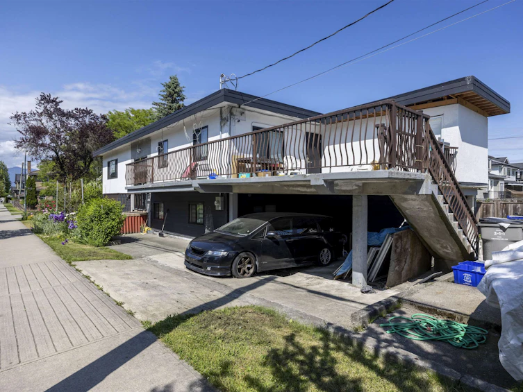 4198 St. George Street, Vancouver, BC, V5V 0C2