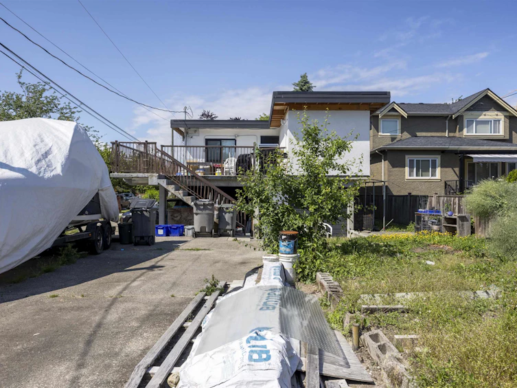 4198 St. George Street, Vancouver, BC, V5V 0C2 - 2