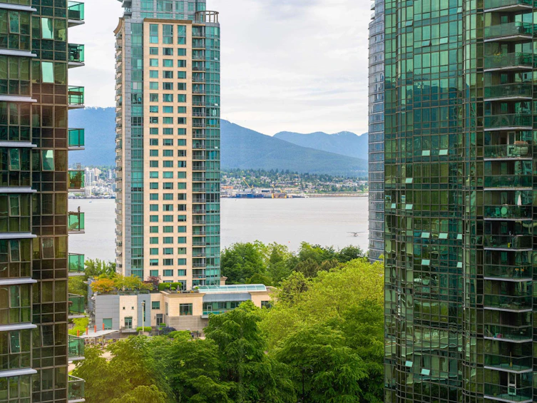 704-1333 W Georgia Street, Vancouver, BC, V6E 4V3 - 2