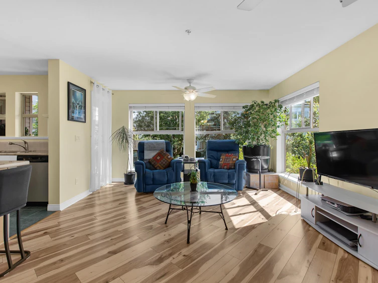 202-20237 54 Avenue, Langley, BC, V3A 3W2 - 3