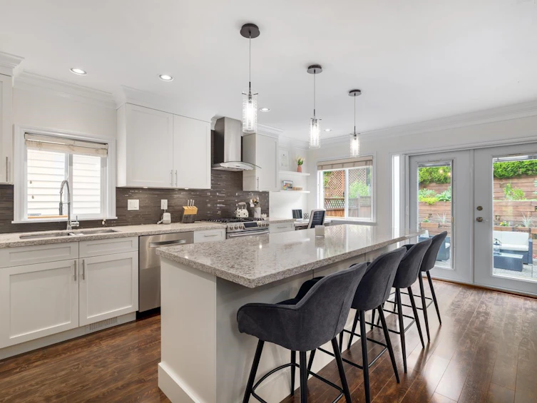 102-8888 216 Street, Langley, BC, V1M 3Z8 - 8