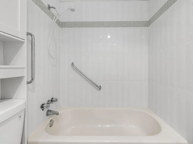 301-15020 North Bluff Road, Surrey, BC, V4B 5A4 - 19