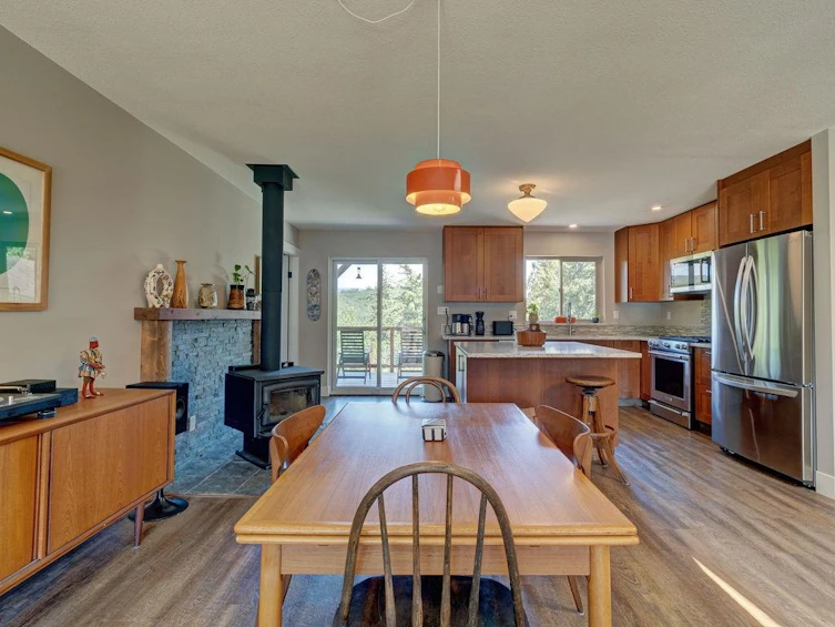7900 Fawn Road, Halfmoon Bay, BC, V7Z 1C8 - 8