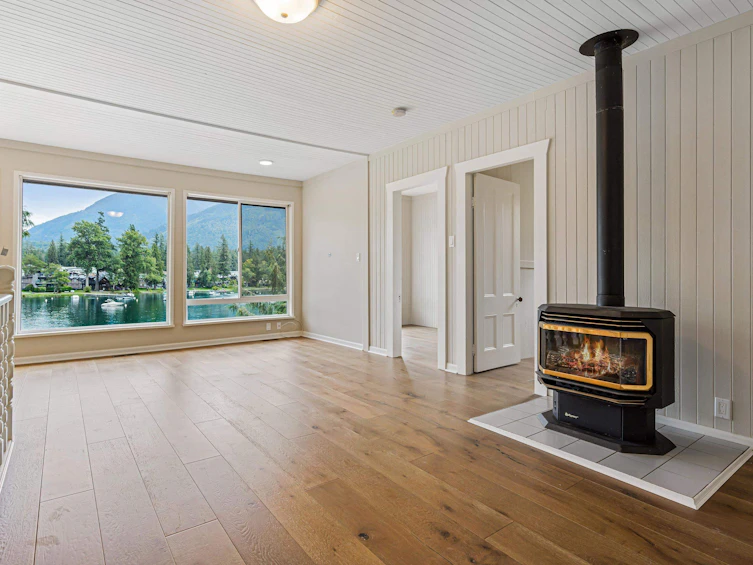36 Lakeshore Drive, Cultus Lake, BC, V2R 5A1 - 3