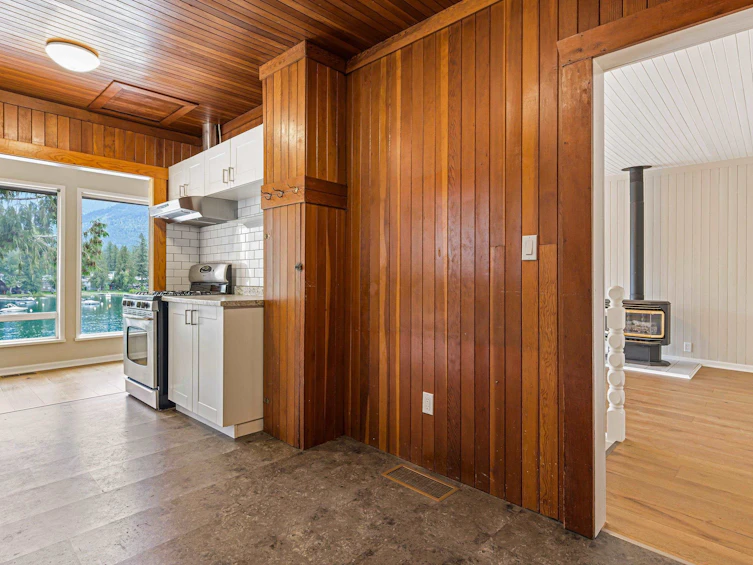 36 Lakeshore Drive, Cultus Lake, BC, V2R 5A1 - 8