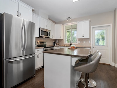 5-1640 Mackay Crescent - 5