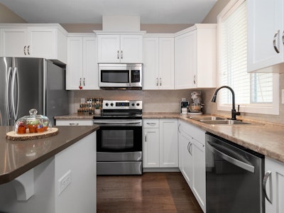 5-1640 Mackay Crescent - 3