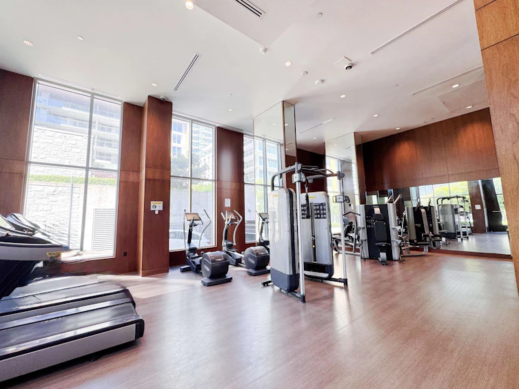 8087 Yukon Street, Vancouver, BC, V5X 0H5 - 10