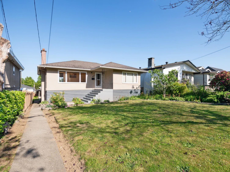 4262 Dumfries Street, Vancouver, BC, V5N 3T2 - 3