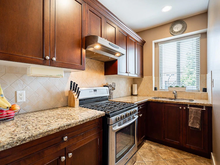 8741 163a Street, Surrey, BC, V4N 1C3 - 11