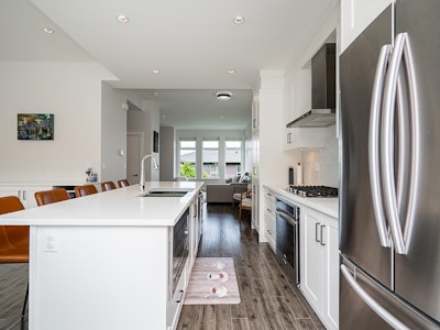 41-2687 158 Street - 5